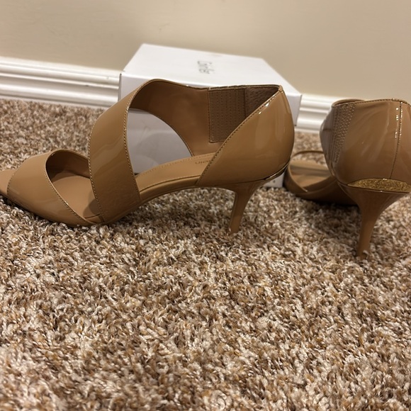 Calvin Klein Nude heels 8 1/2 - Picture 4 of 4